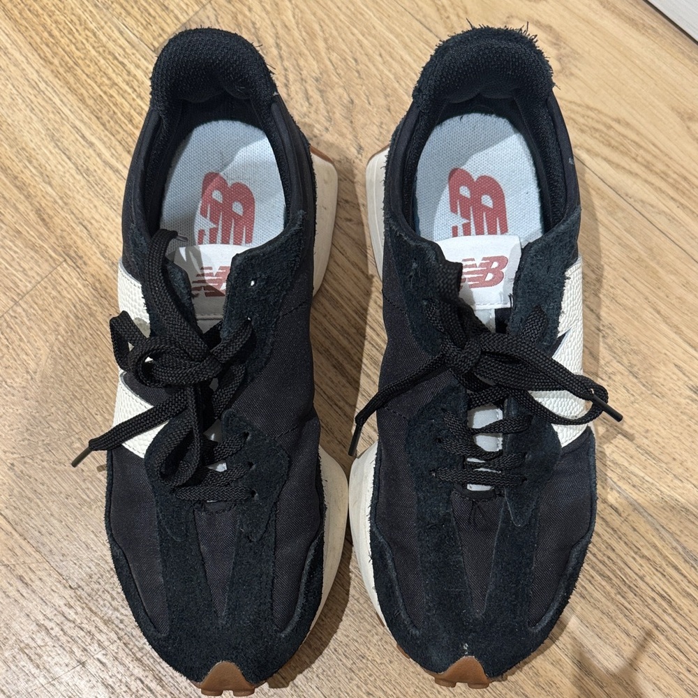 New Balance women Black and Cream Sneakers - Picture 2 of 3